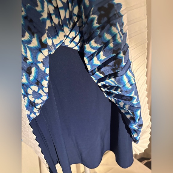 Adrianna Papell Ikat Fit & Flare Midi Dress Blue White Pleated V-Neck Sz 14 NWT - Picture 13 of 15